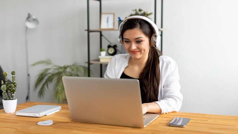 Best Remote Jobs for Freshers to Start Their Career in 2025