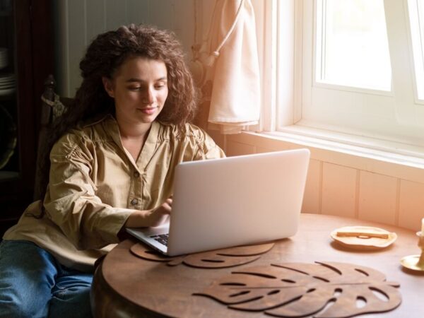 Legit Work From Home Jobs for Stepmoms Real Opportunities & Flexible Roles in 2025