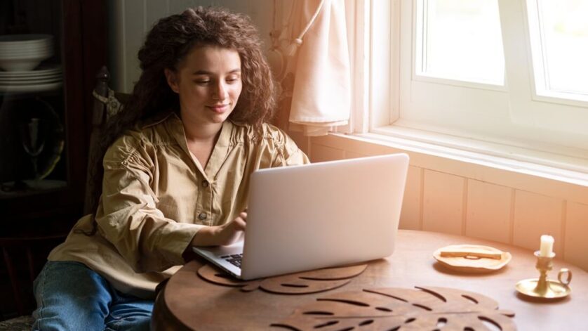 Legit Work From Home Jobs for Stepmoms Real Opportunities & Flexible Roles in 2025